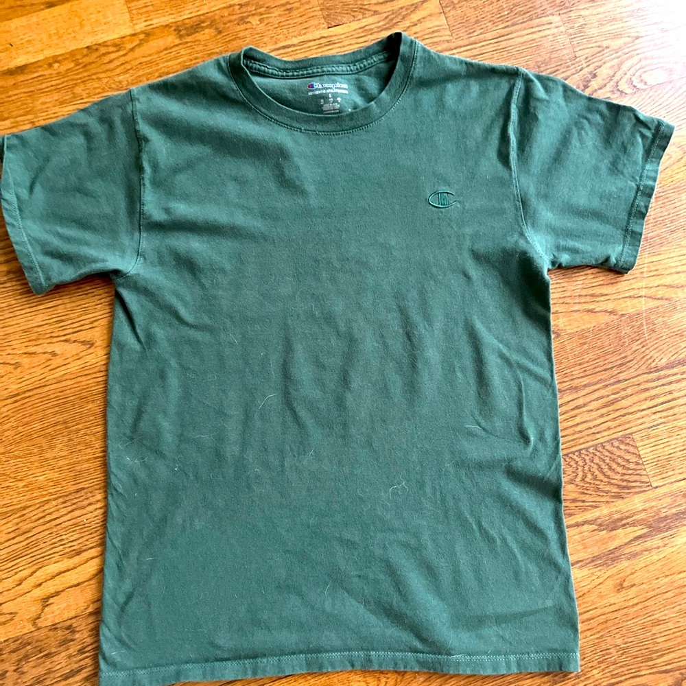 Champion t-shirt boys ! Like new!